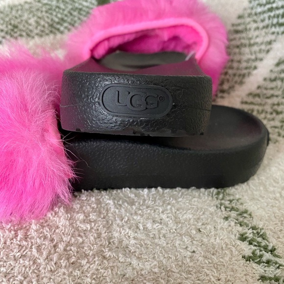 Women’s UGG Royale Genuine Shearling Slide Sandal Limited Edition - Picture 2 of 5